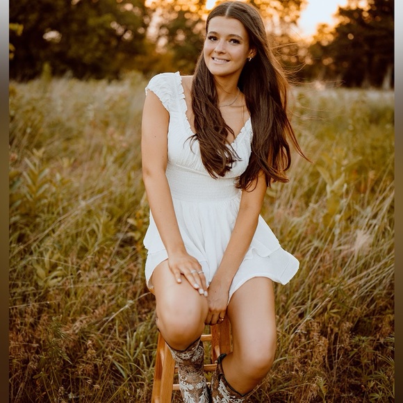 Meet your Posher, Camryn - Picture 1 of 2